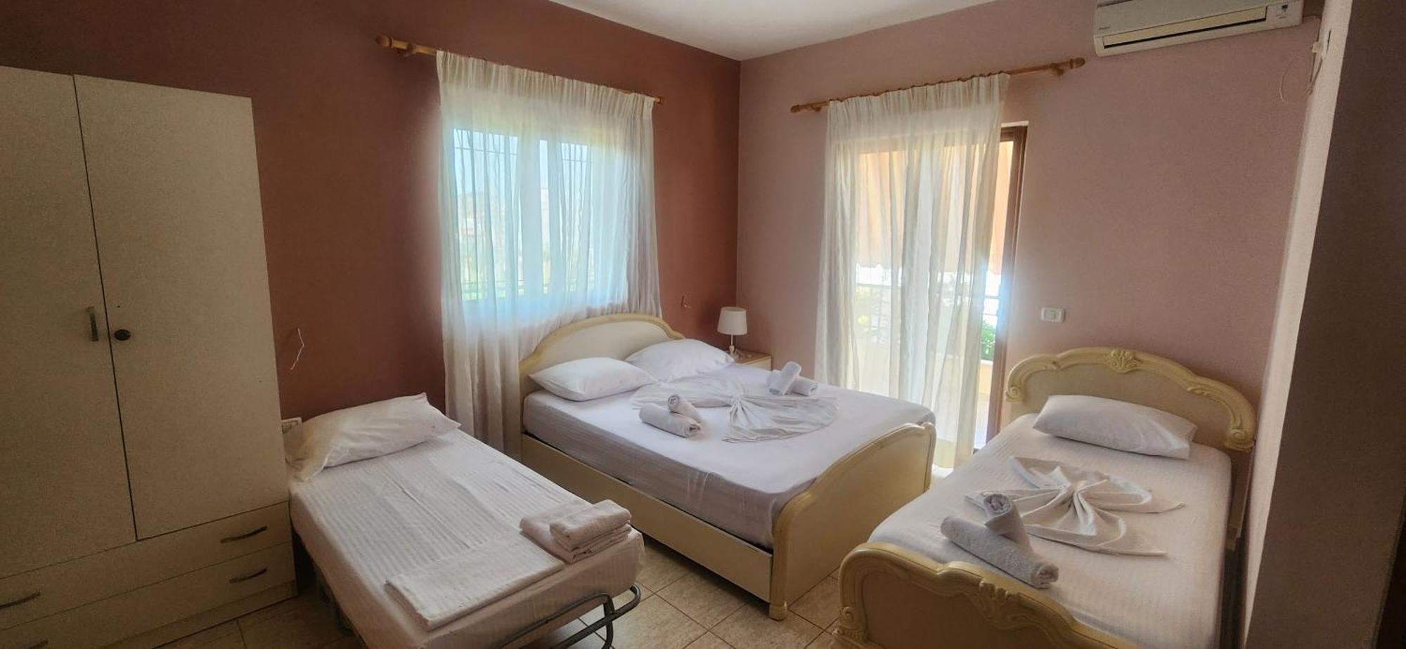 Hotel Vila Danedi Ksamil Eksteriør billede
